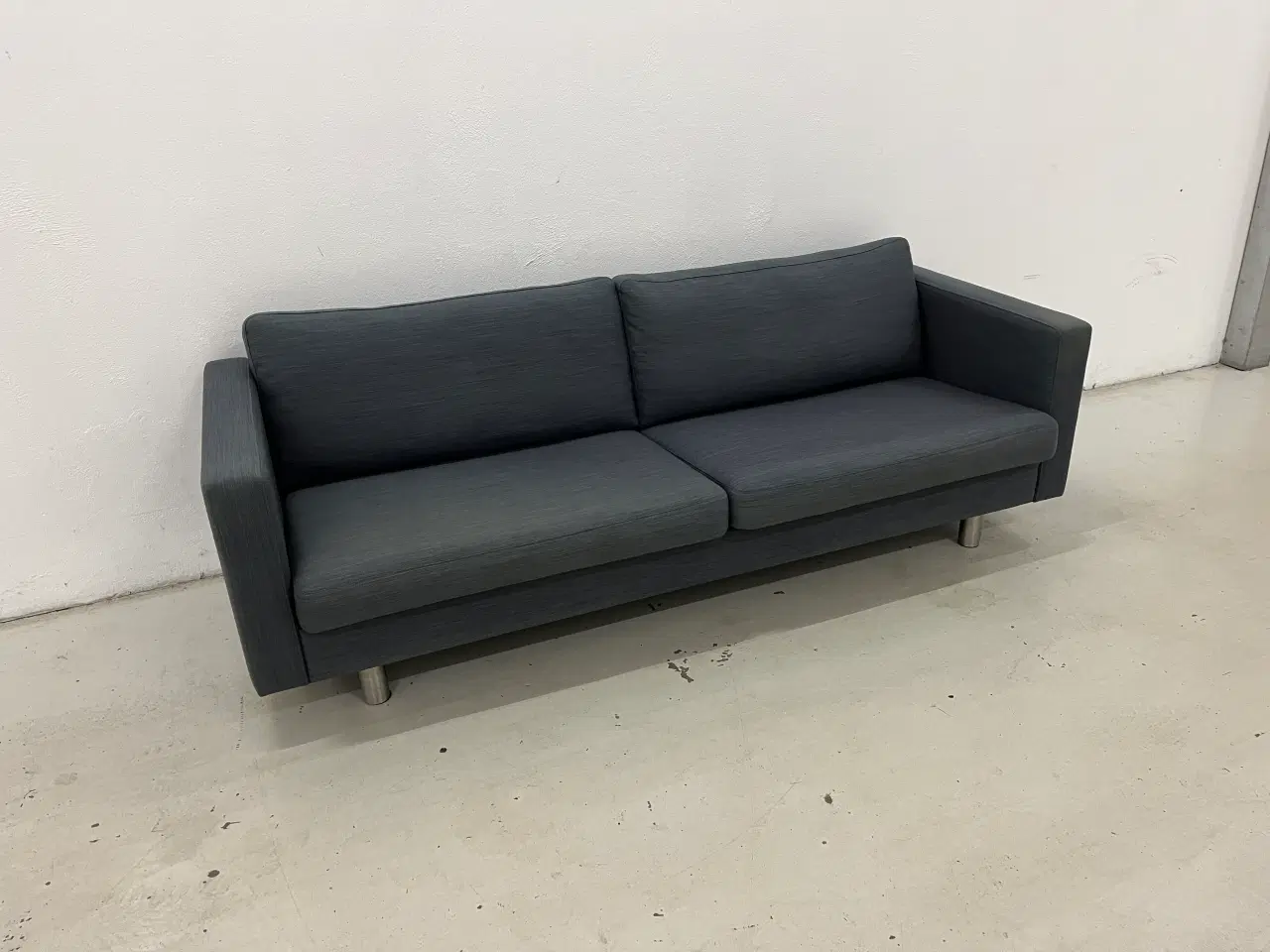 Billede 2 - Mogens Hansen MH321 3 Pers.Sofa i blå/sort stof.
