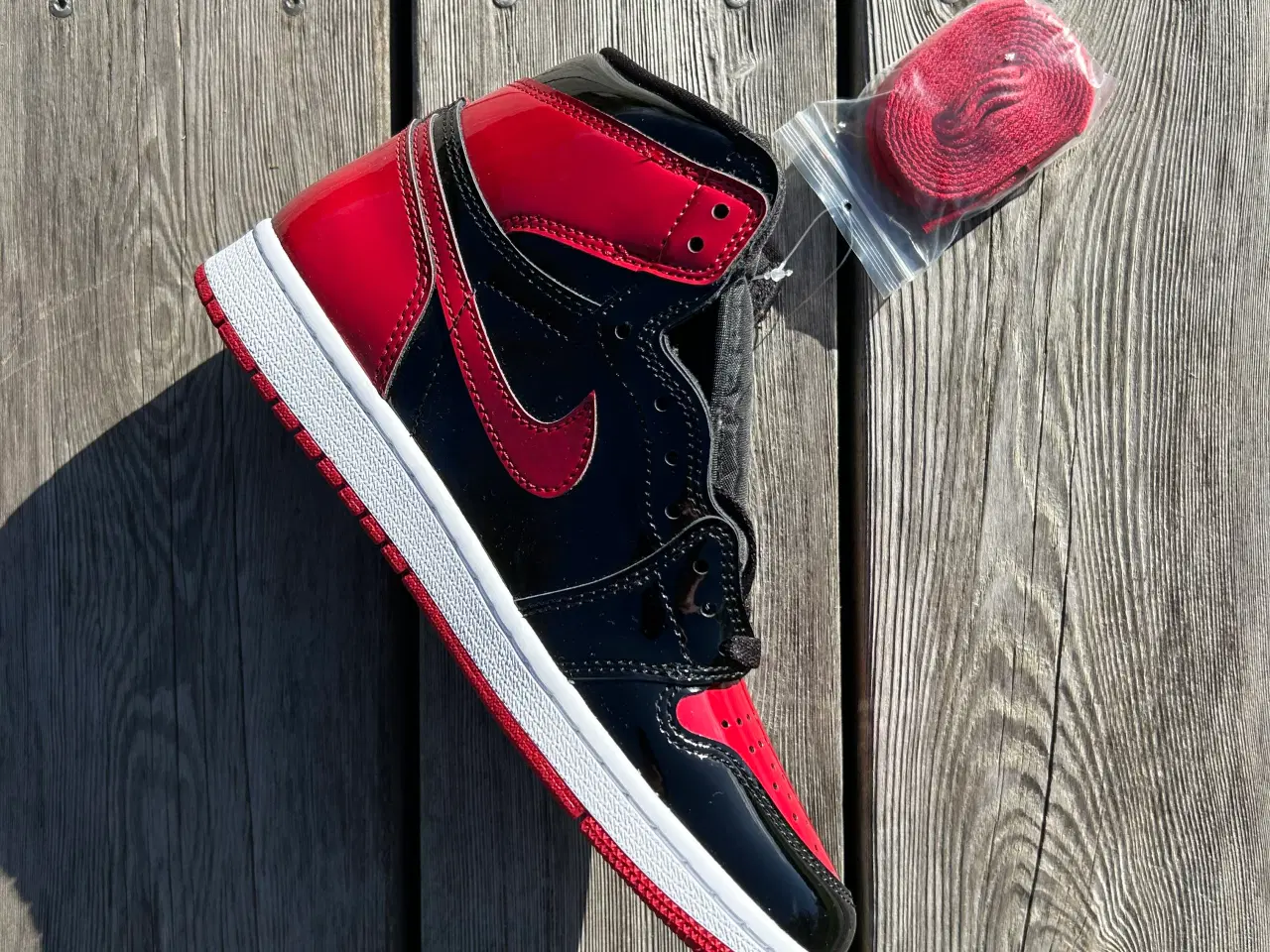Billede 2 - Jordan 1 High “Patent Bred” i str. 40.5