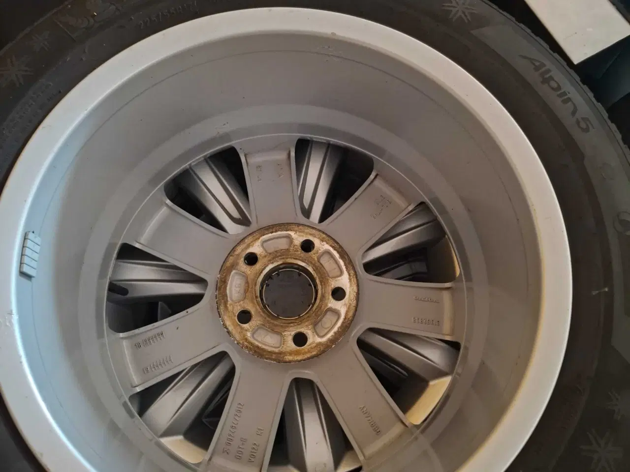 Billede 3 - Alufælge 4 stk originale Volvo 17"