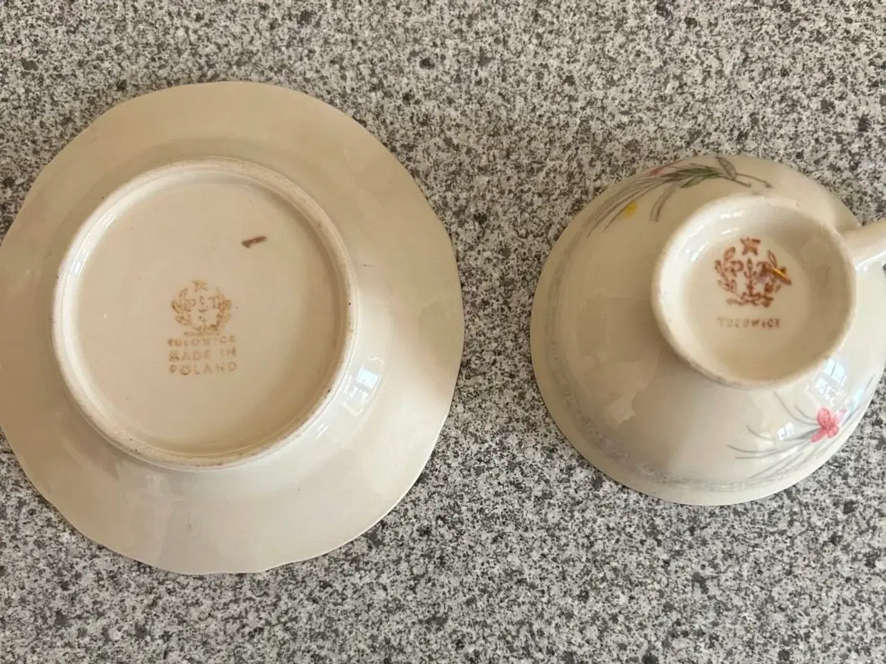 Billede 4 - Antik dukkestel i porcelæn