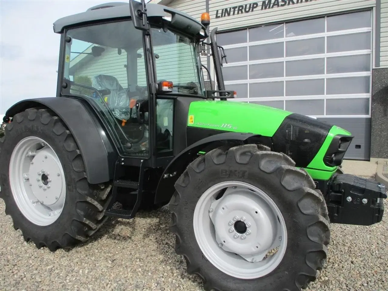 Billede 15 - Deutz-Fahr Agrofarm 115G New and Unused tractor with 30F+30R Hi-Lo and CreepGear