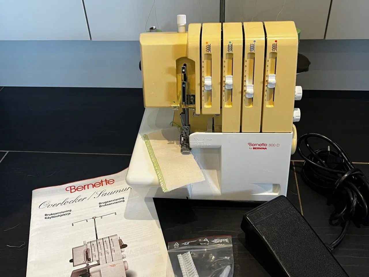 Billede 1 - Bernina 800D