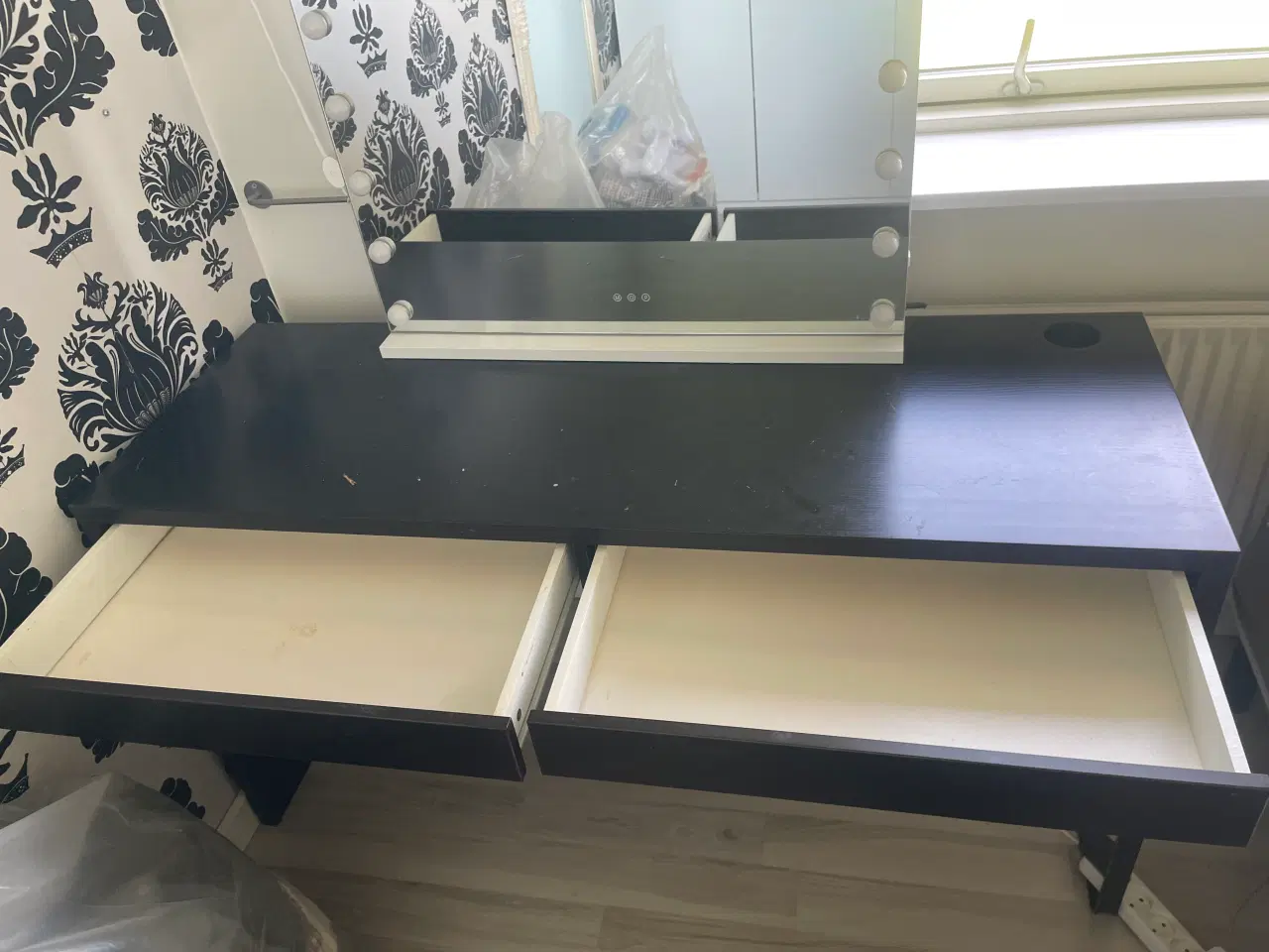 Billede 1 - skrivebord sort