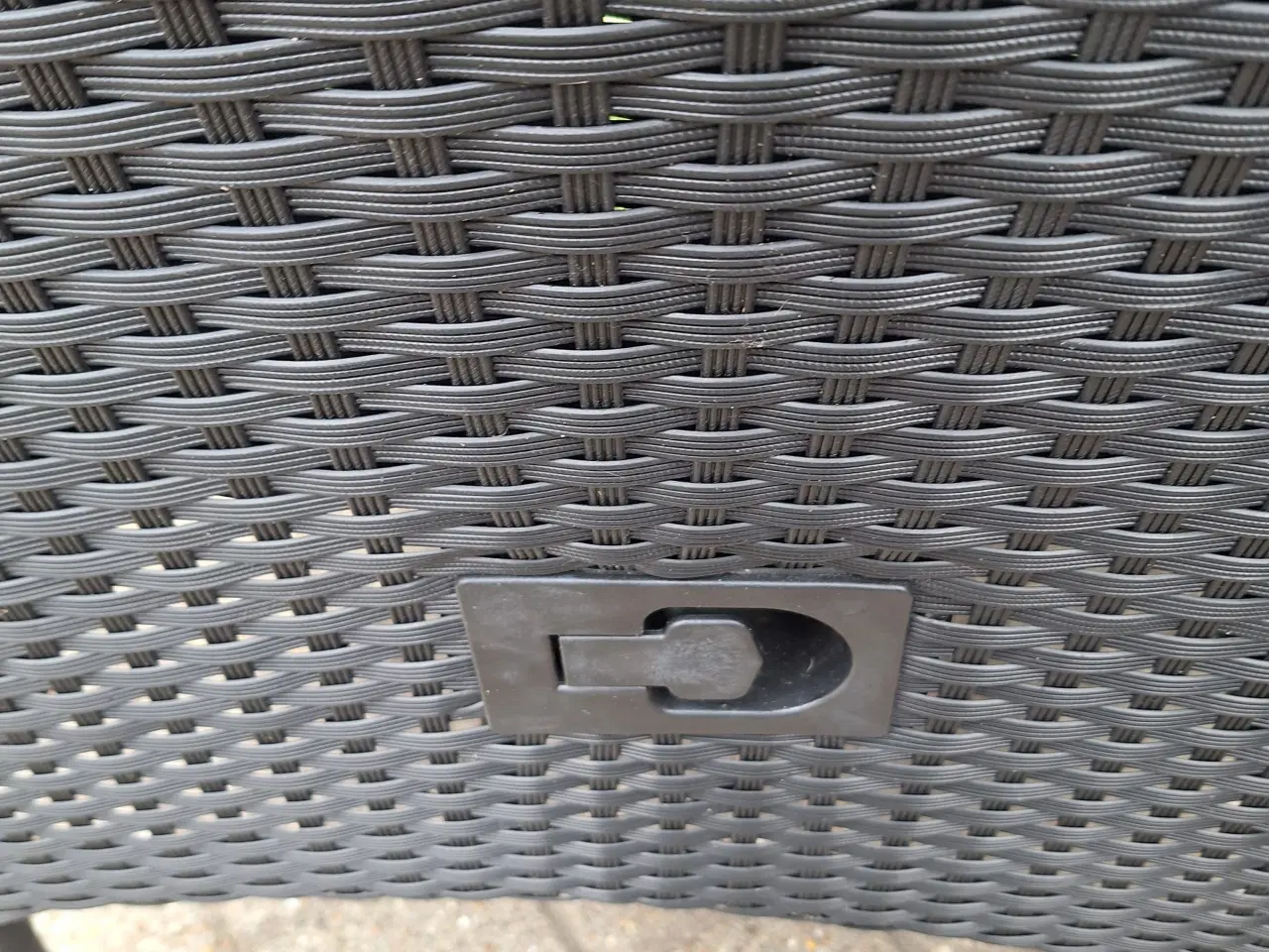 Billede 3 - Havesæt bord og stole med hynder.