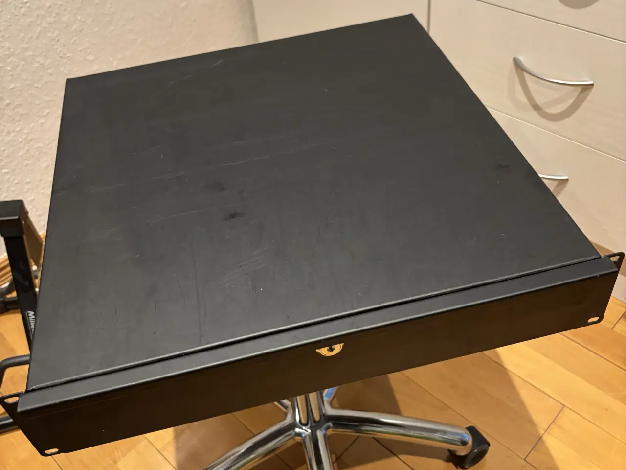 Billede 1 - Flyt Pro Rack skuffe til 19" Rack inkl lås