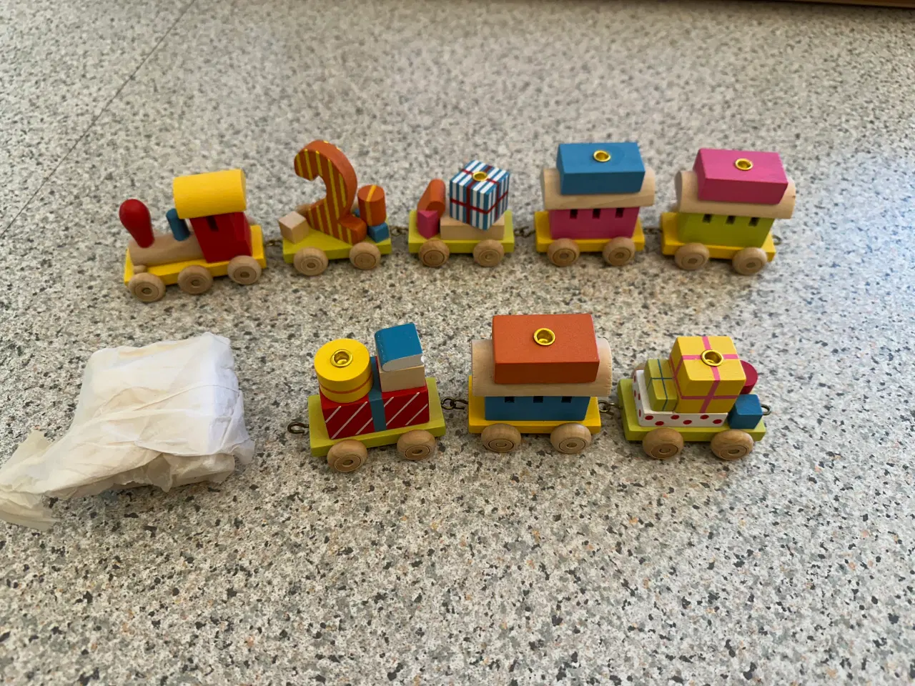 Billede 1 - Fødselsdags tog i træ