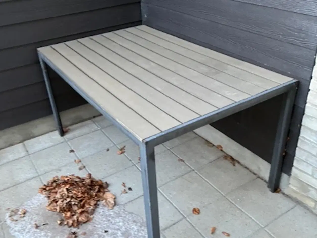 Billede 1 - Havebord 