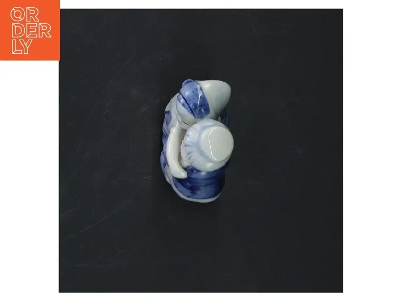 Billede 4 - Keramisk kyssefigur (str. 11x8x4 cm)