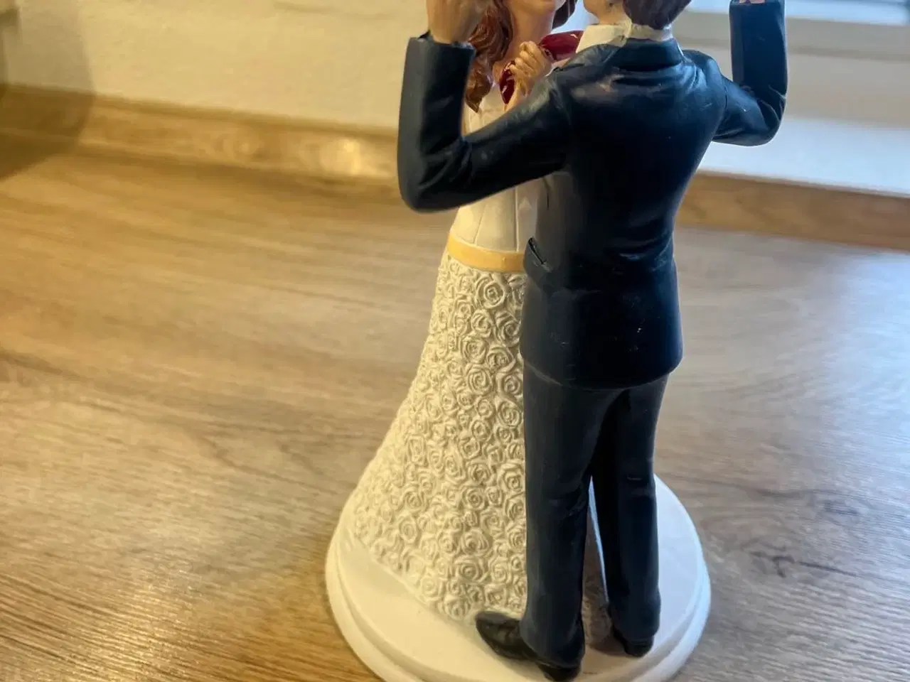 Billede 4 - Topfigur til fx bryllupskage