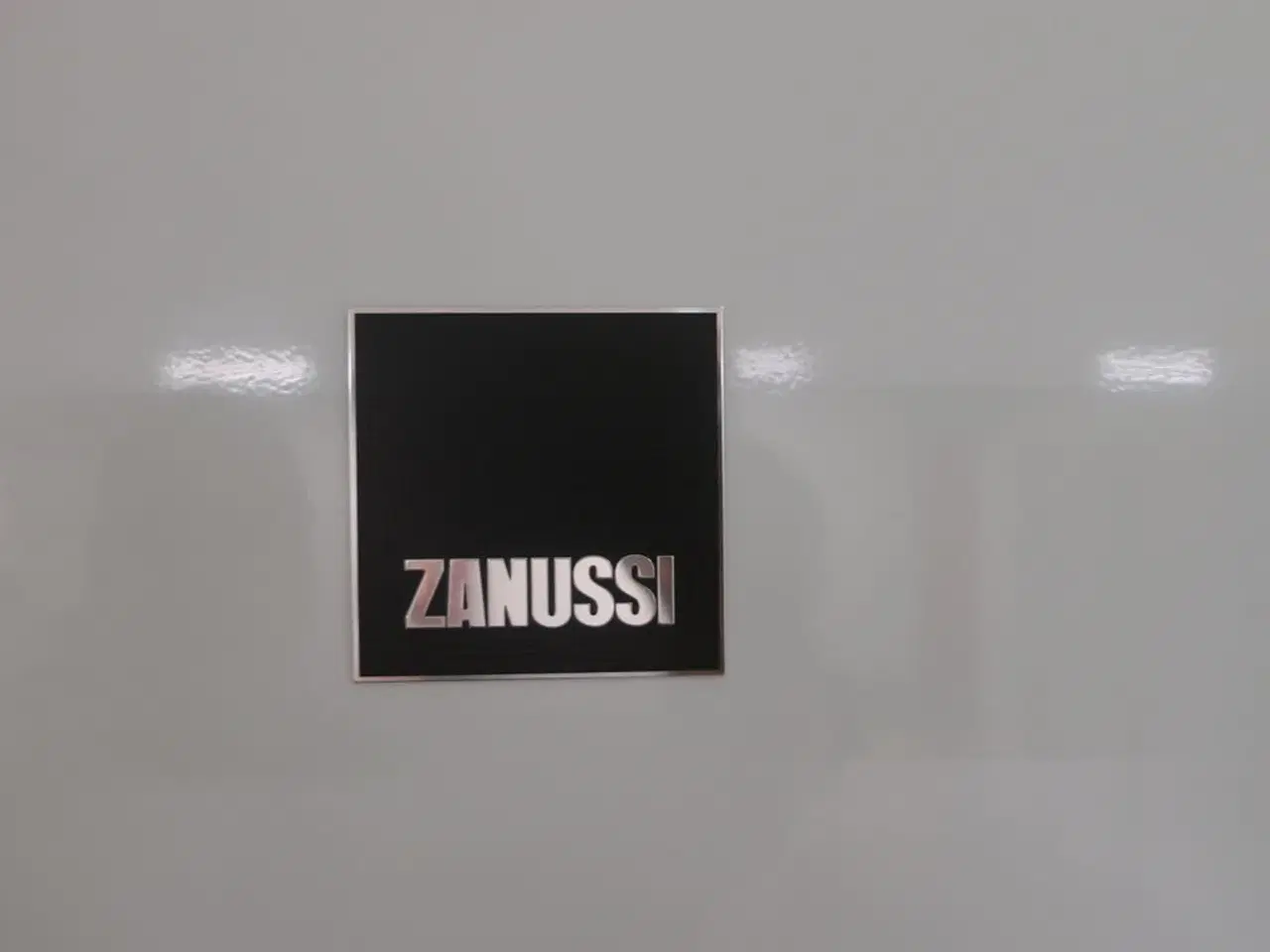 Billede 2 - Køleskab ZANUSSI ZRA40100WA
