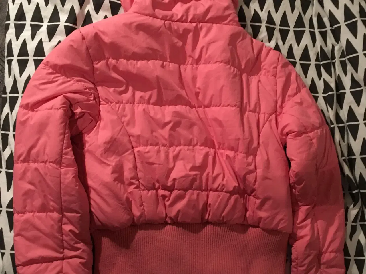 Billede 4 - Pink vinterjakke til salg