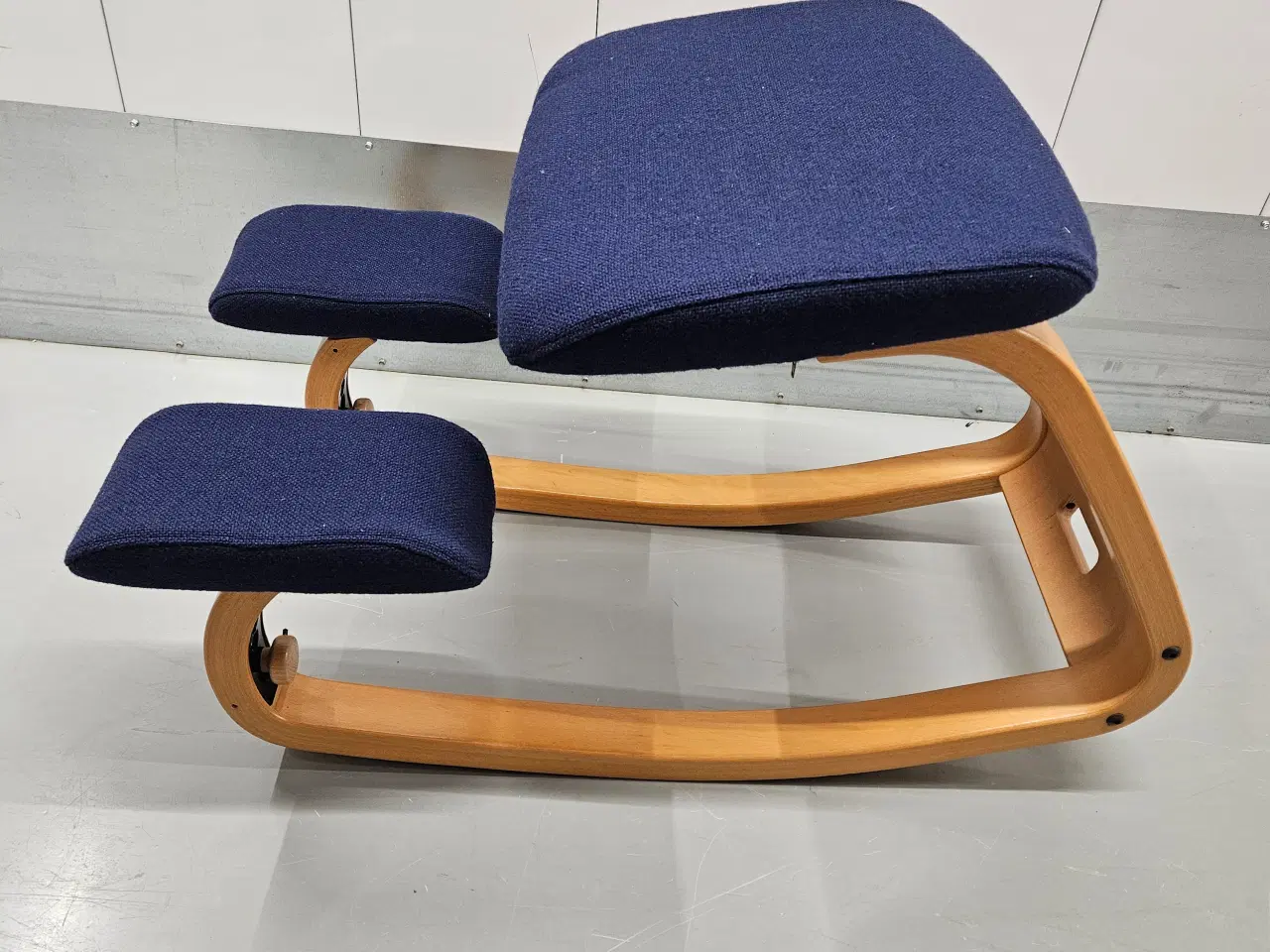 Billede 1 - Original Stokke Balans knæstol i flot stand