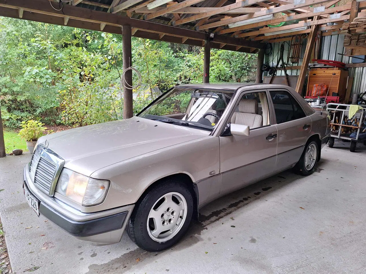 Billede 3 - Mercedes 124 - 250D sælges
