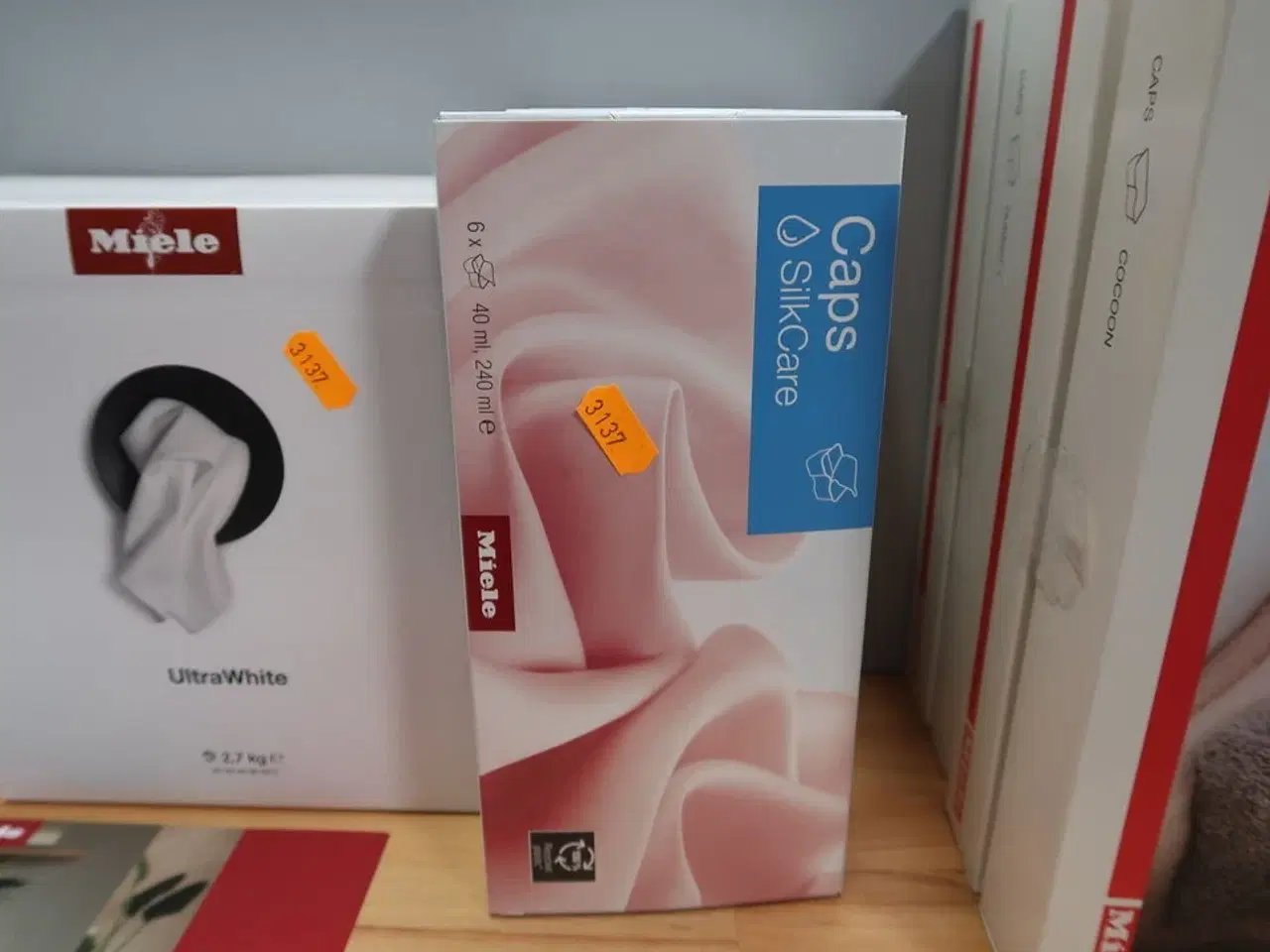 Billede 3 - 3 pakker caps SilkCare MIELE samt 2 pakker vaskepulver MIELE