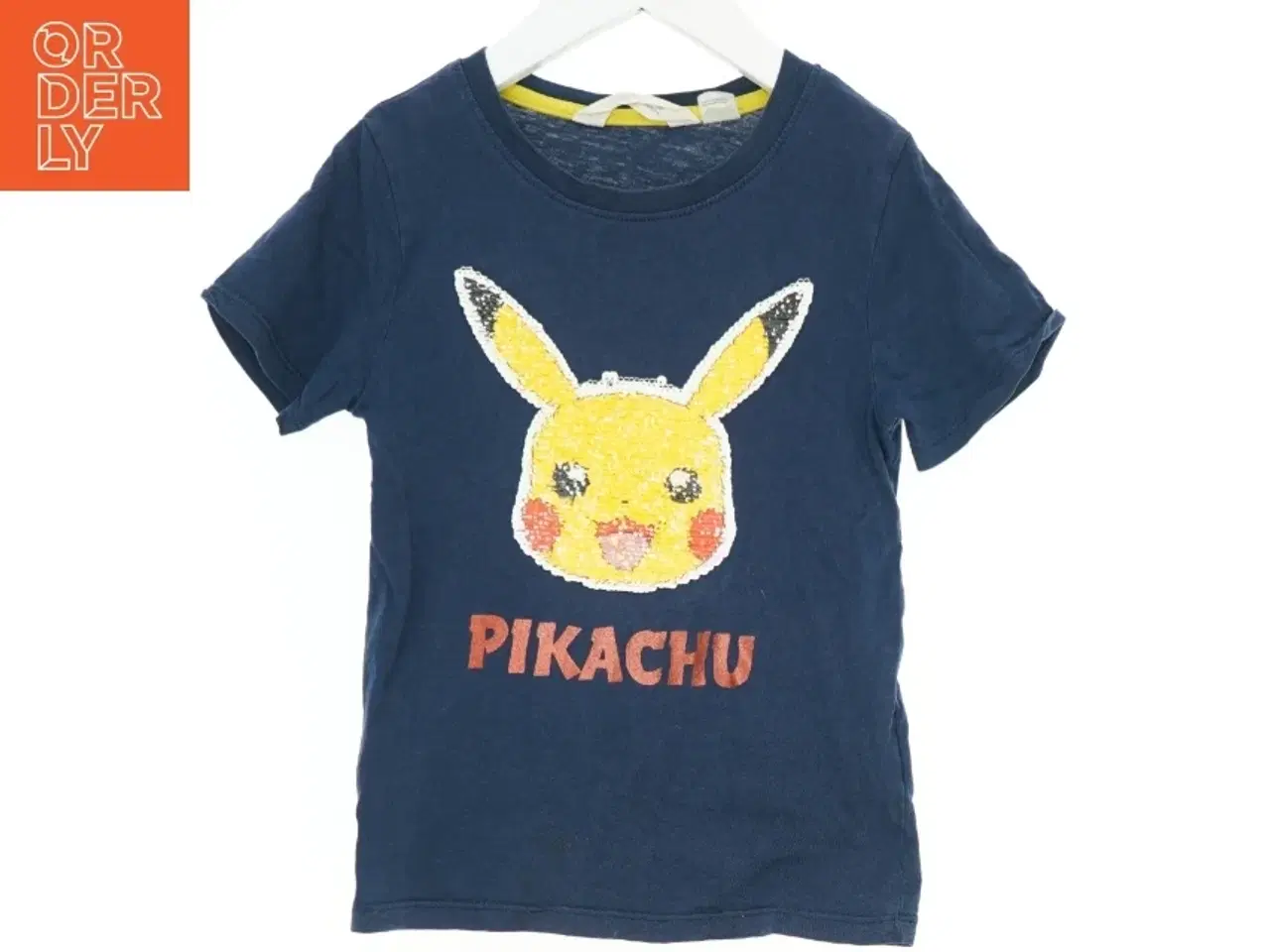 Billede 1 - Pokémon Pikachu T-shirt fra H&M (str. 110)