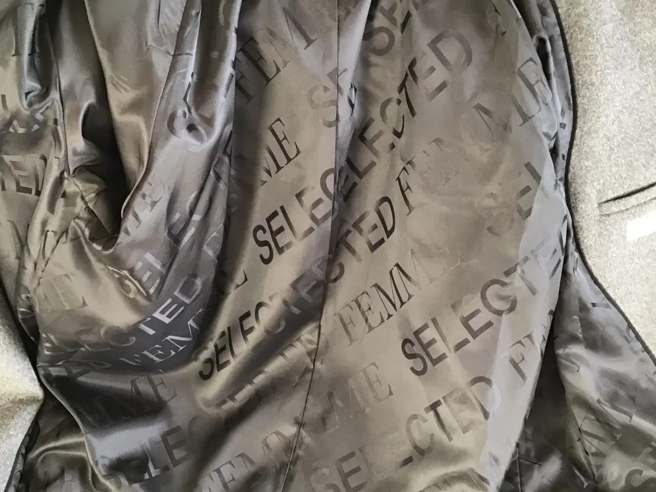 Billede 5 - Uldfrakke i grå med knapper