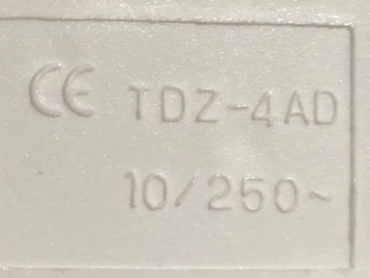 Billede 3 - Stikdåse med 4 udtag