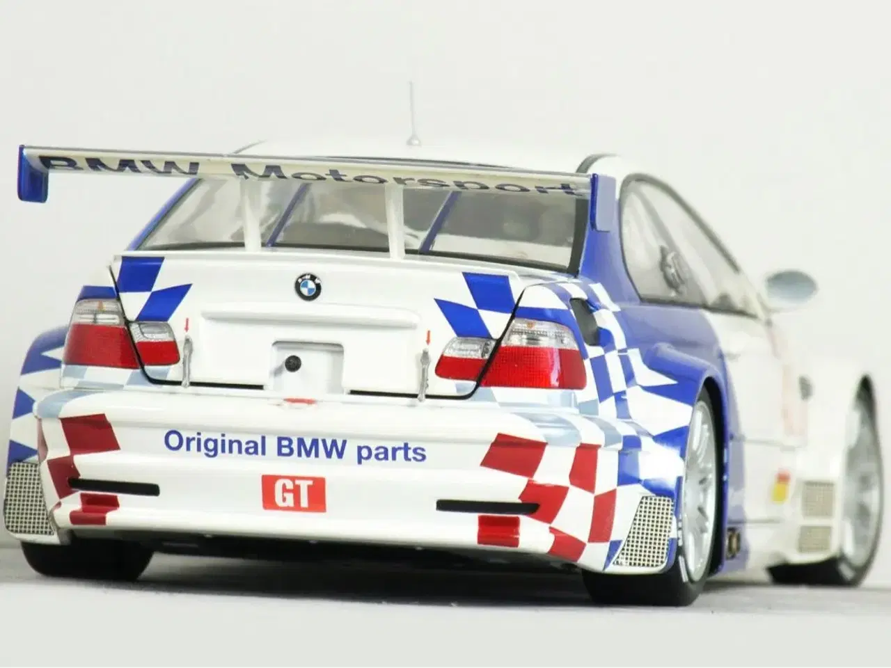 Billede 1 - 2001 BMW M3 GTR #42 ELMS - 1:18