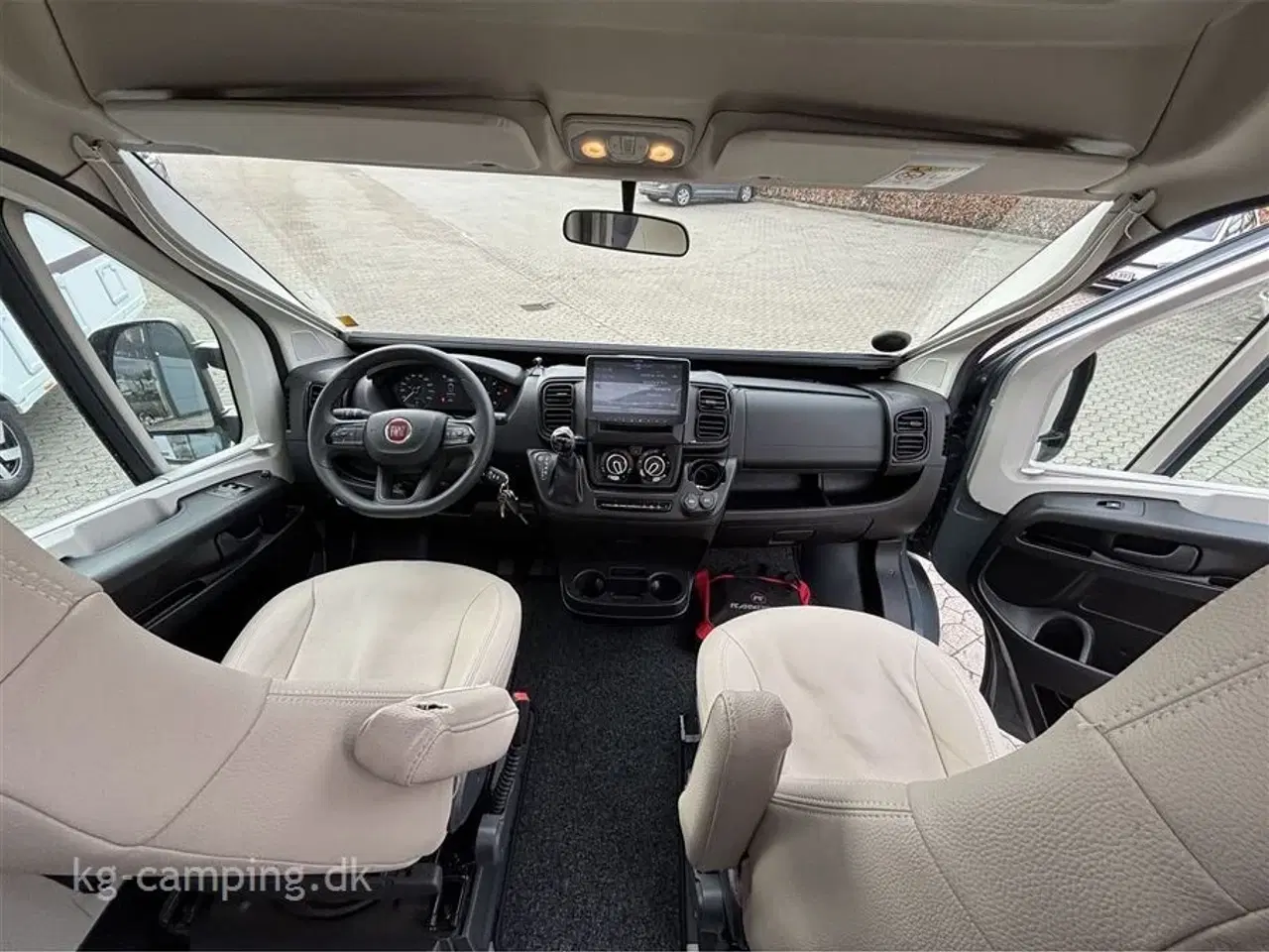 Billede 11 - 2022 - Randger R640 Fiat Ducato 160 HK CamperVan med 2 enkelsenge, kun kørt 27000 Km!