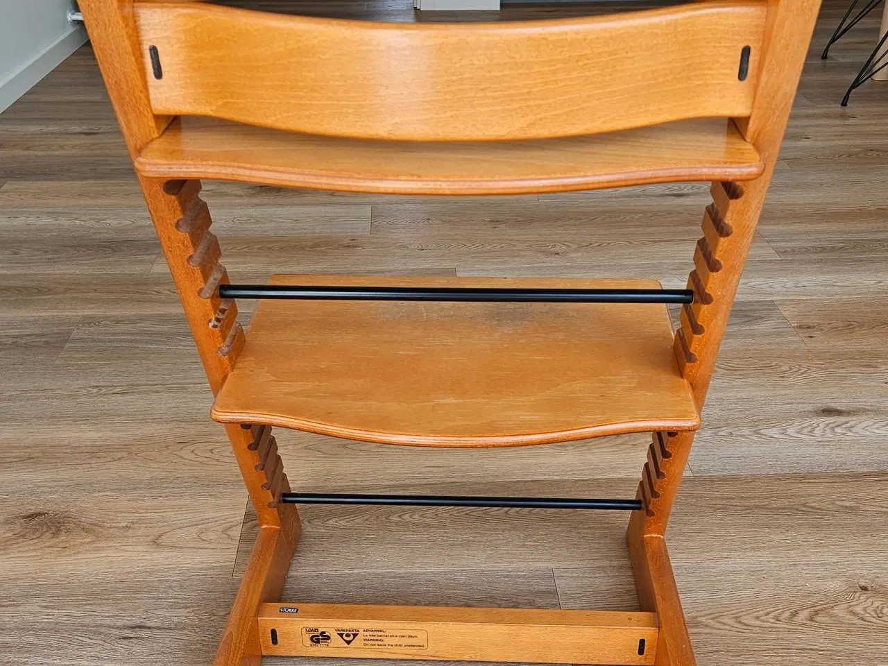 Billede 2 - stokke højstol med bøjle
