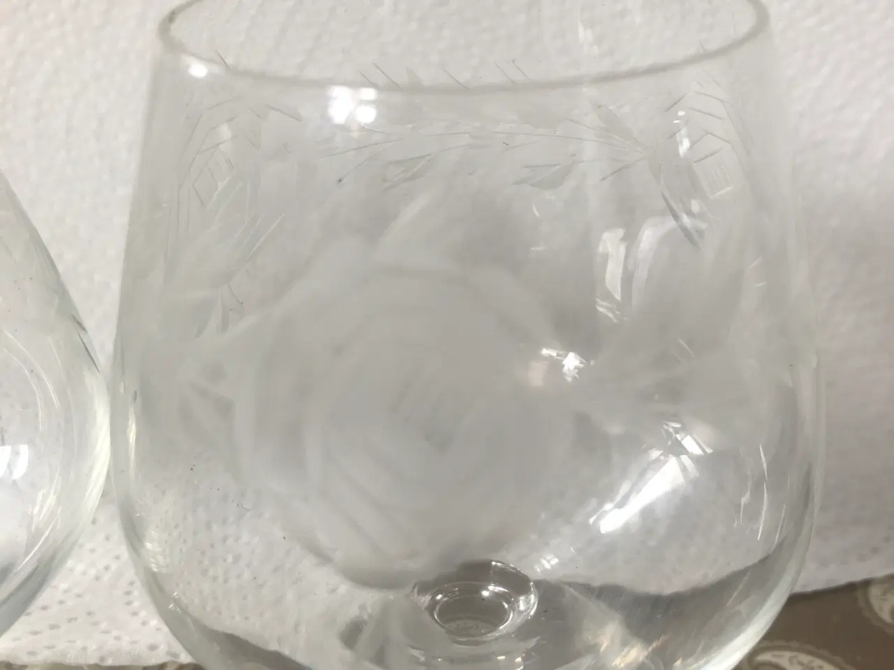 Billede 2 - Cognac glas i krystal med roser