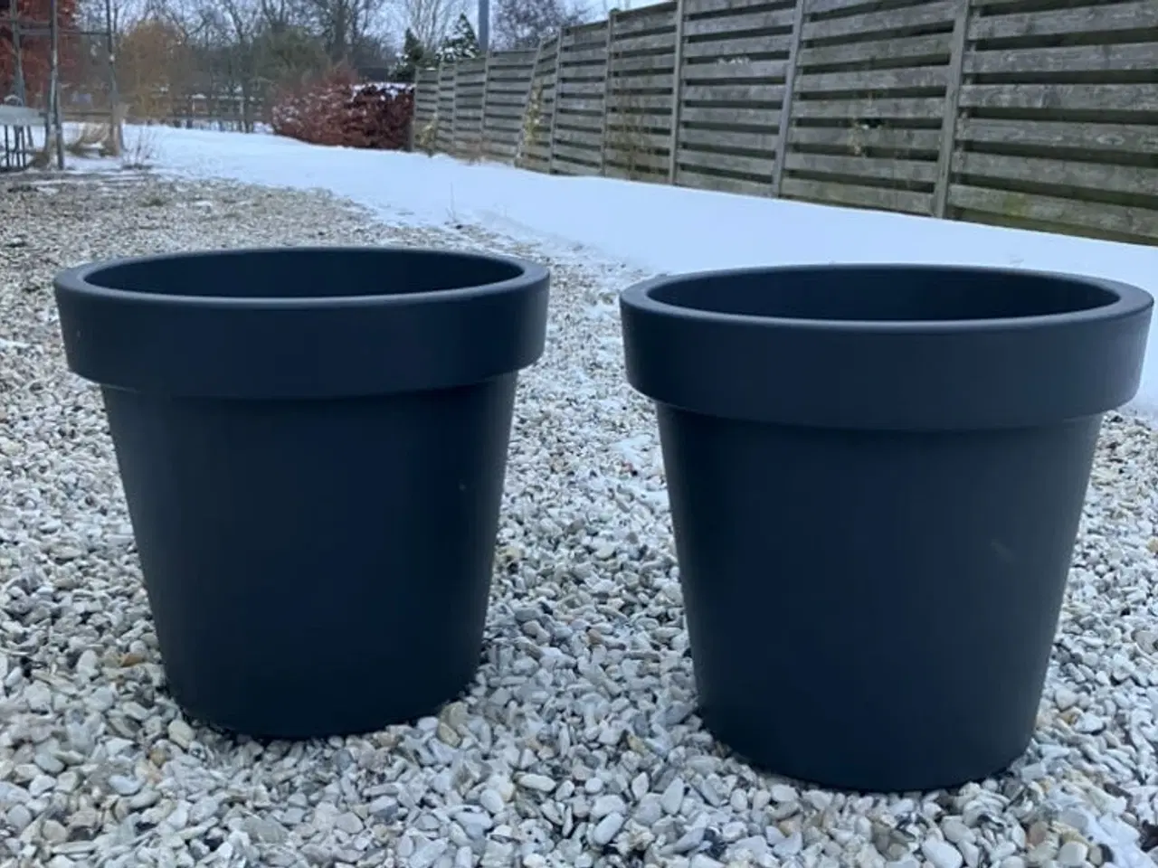 Billede 1 - Ka sendes - 2 store krukker 