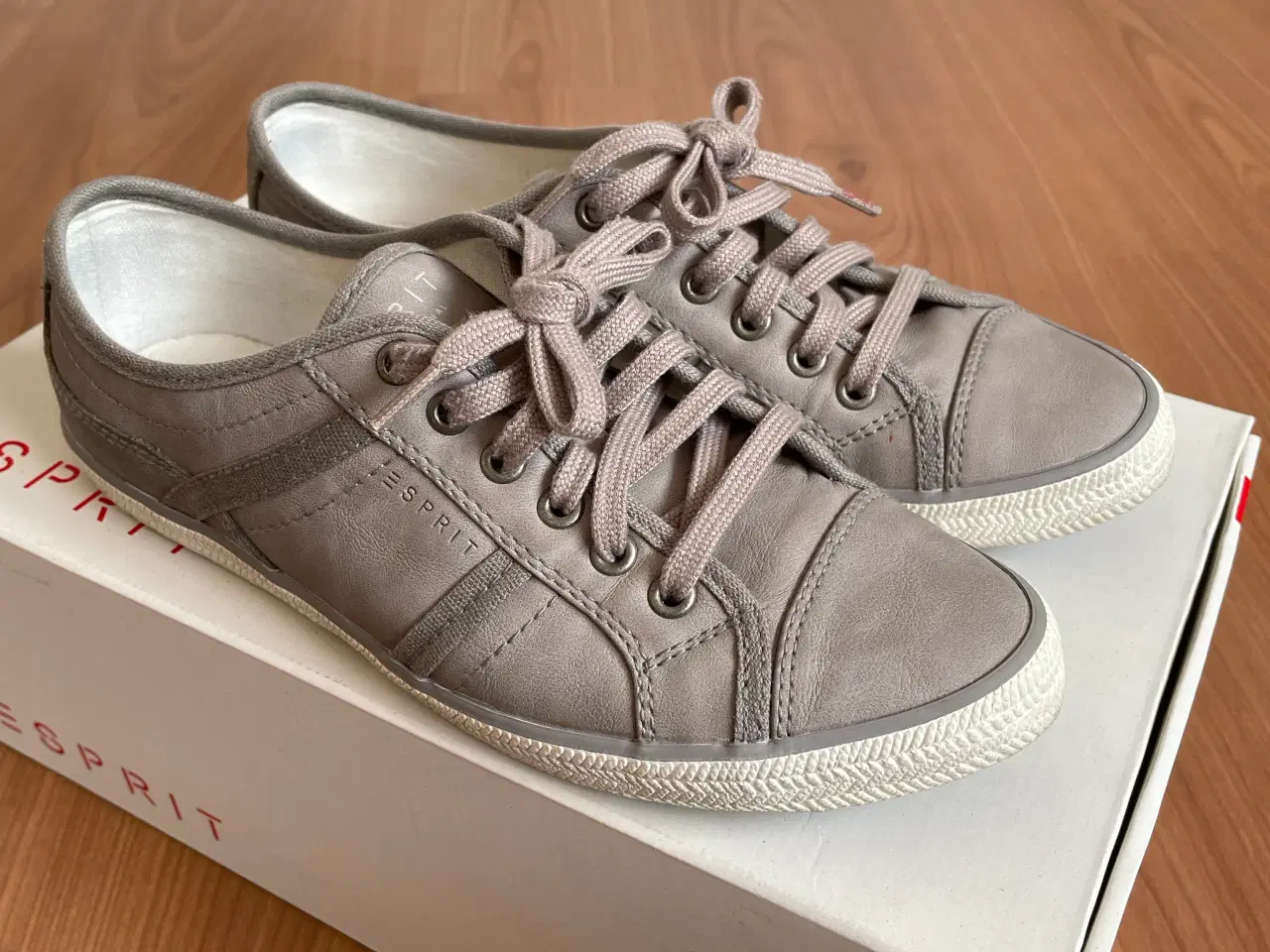 Billede 1 - ESPRIT Sneakers Beige str. 37