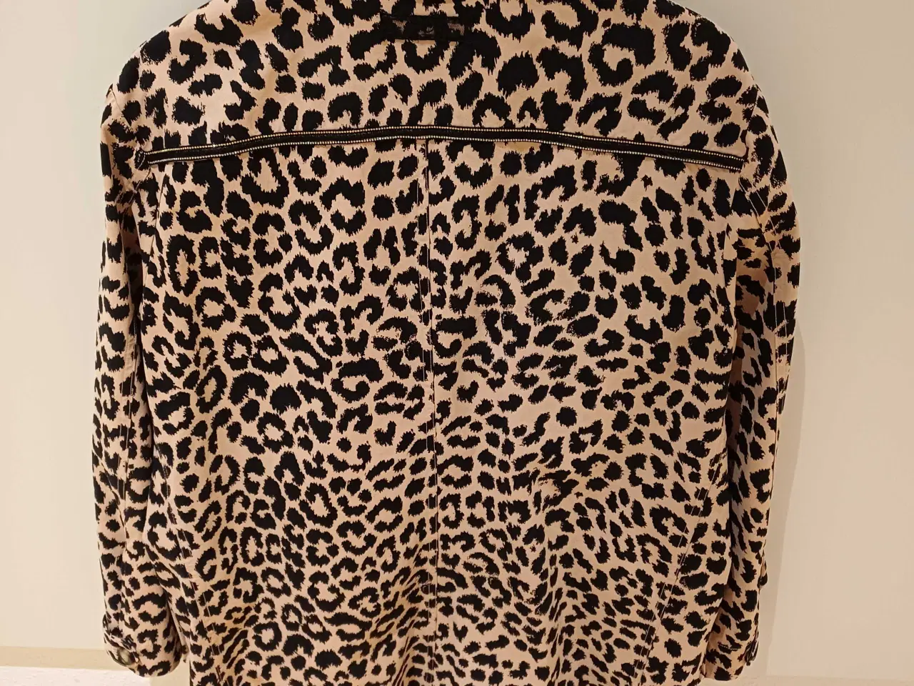 Billede 2 - Jakke Julie Fagerholt Heartmade dyreprint