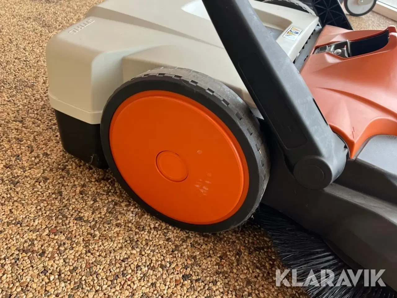 Billede 4 - Fejemaskine Stihl KGA 770