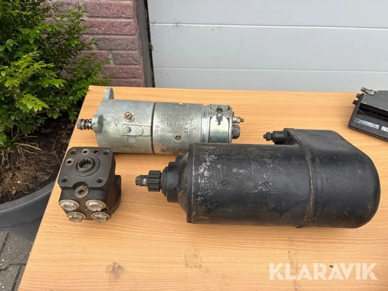 Billede 2 - Starter, startmotor og orbitrolventil – samlet lot
