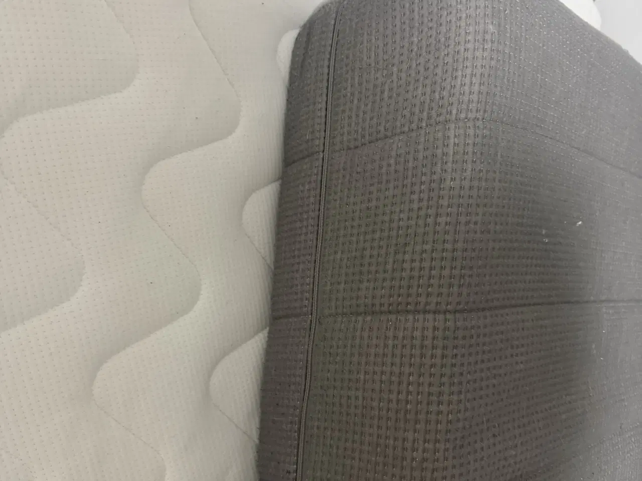 Billede 2 - Helt ny elevationseng + 2 madrasser – GOD PRIS