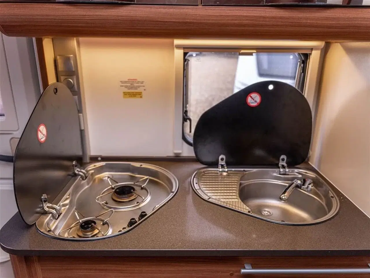 Billede 7 - 2013 - Adria Adora 563 PT   Rigtig fin vogn med køjer og dobbeltseng