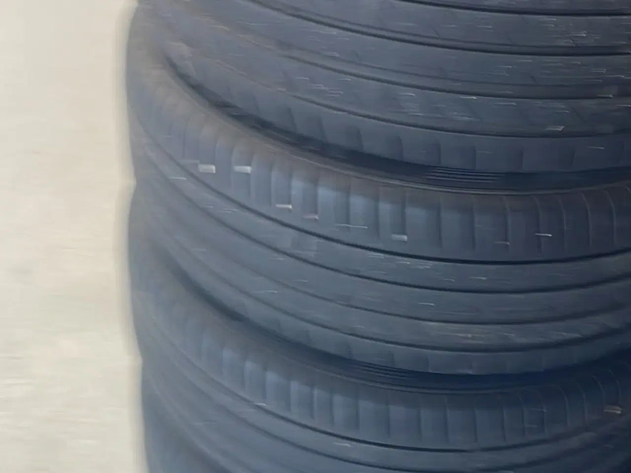 Billede 4 - Alufælge med dæk