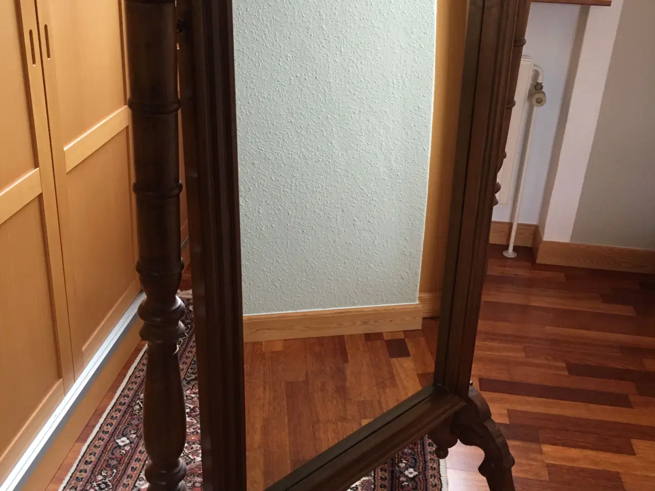 Billede 3 - Stort spejl på fødder