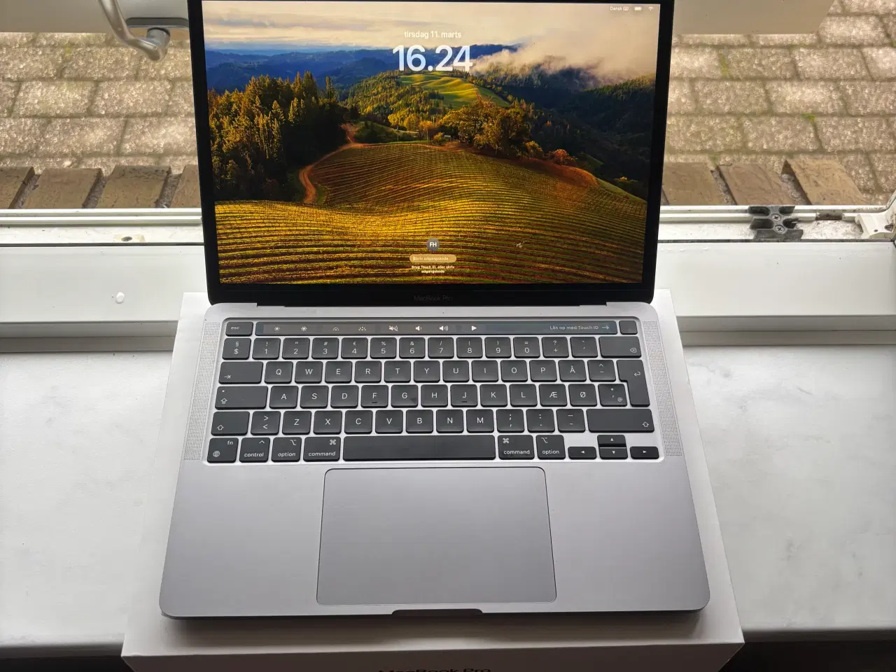 Billede 2 - Macbook Pro 13 M2 2022, 256 gb, Space Grey og med 