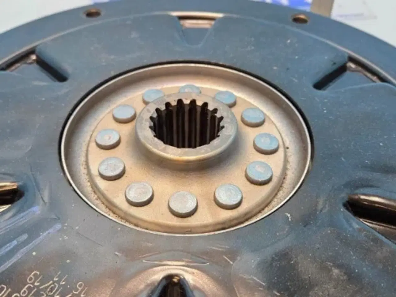 Billede 15 - Case Maxxum 150 Svingningsdæmper 51543219