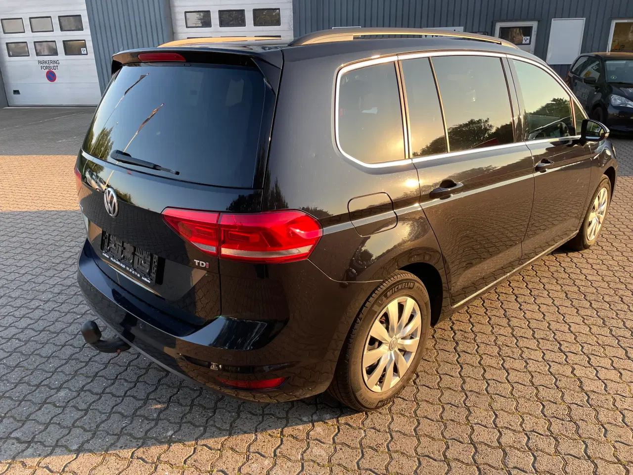 Billede 10 - Velholdt 7 Personers VW Touran 