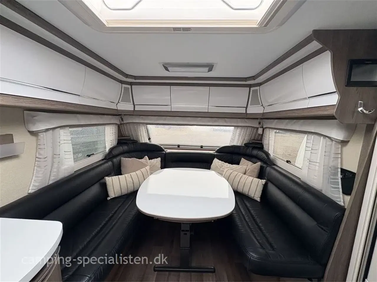 Billede 4 - 2019 - Kabe Imperial 1000 TDL E8/DL   Liebhaver campingvogn - Kabe Imperial 1000 TDL KS 2019 - Se den nu hos Camping-Specialisten.dk