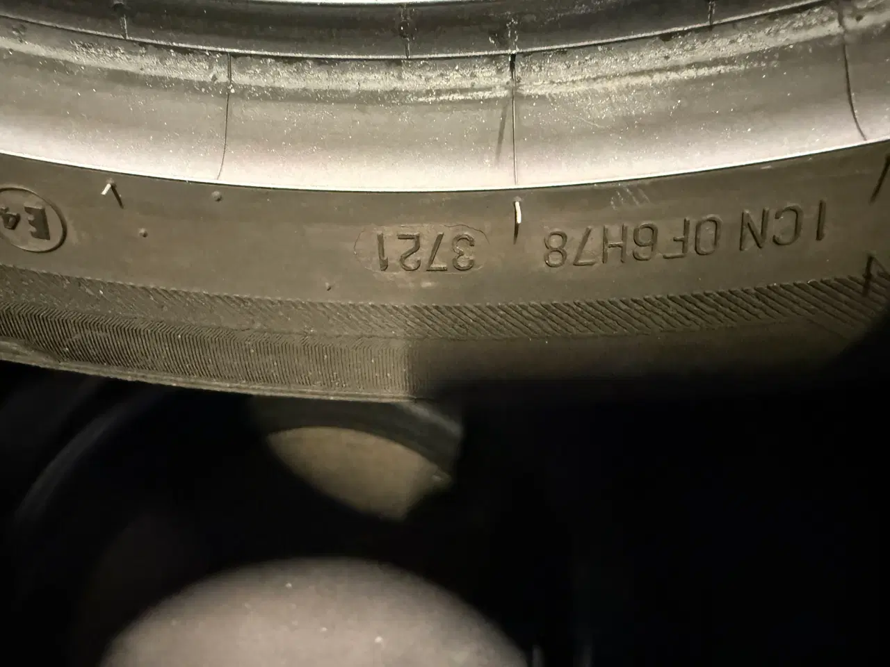 Billede 3 - 4 brugte barum sommerdæk 235/50 18