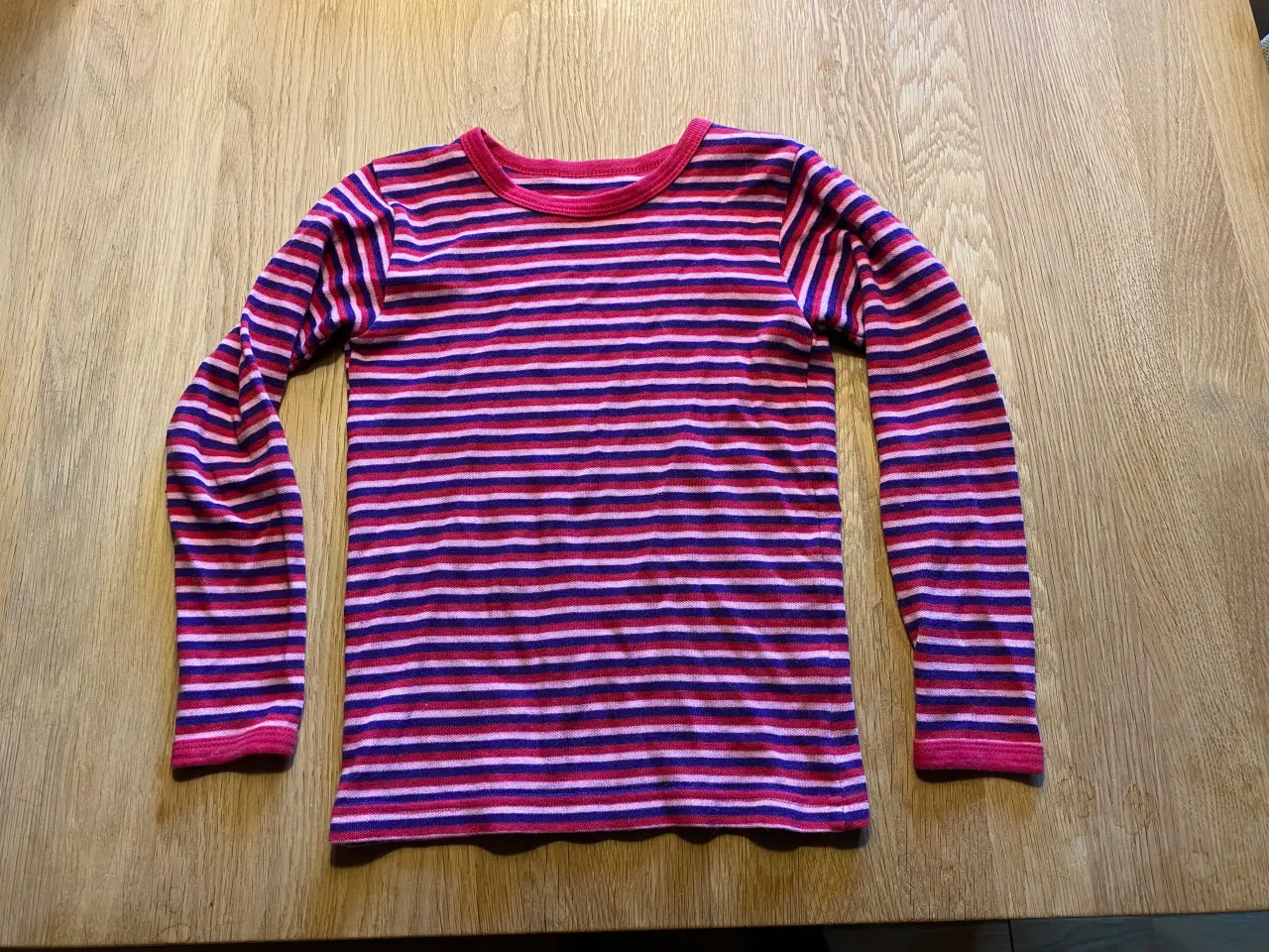 Billede 3 - Joha uld bluse 120