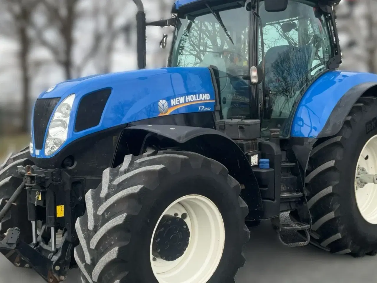 Billede 2 - New Holland T7.250 Med frontlift. Pæn og velholdt traktor