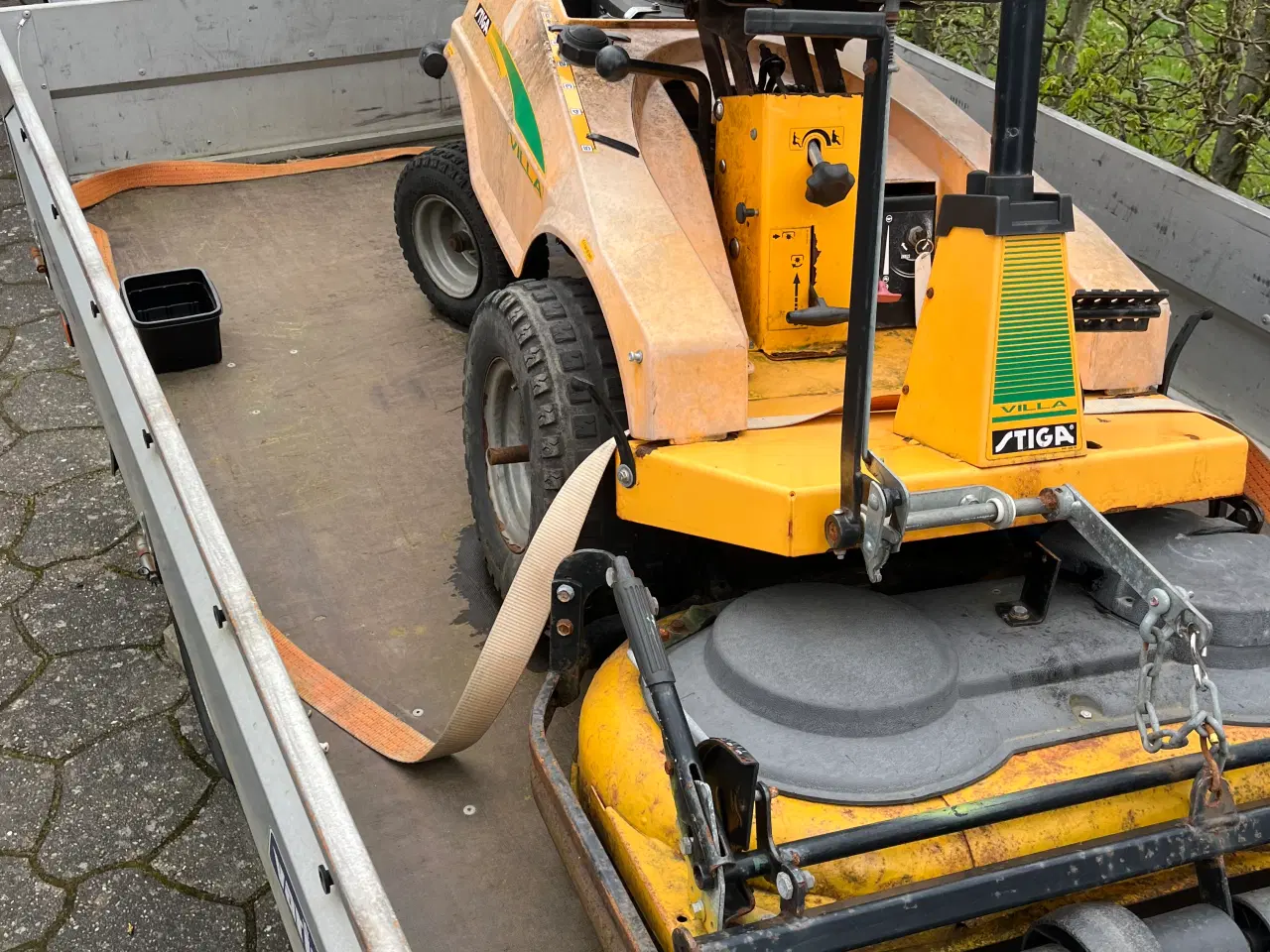 Billede 1 - STIGA VILLA plænetraktor nye knive og rem 