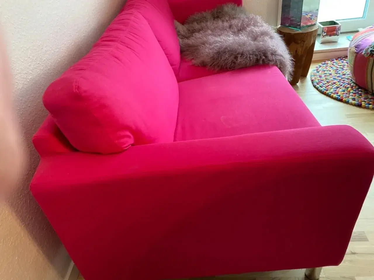 Billede 2 - Lyserød sofa