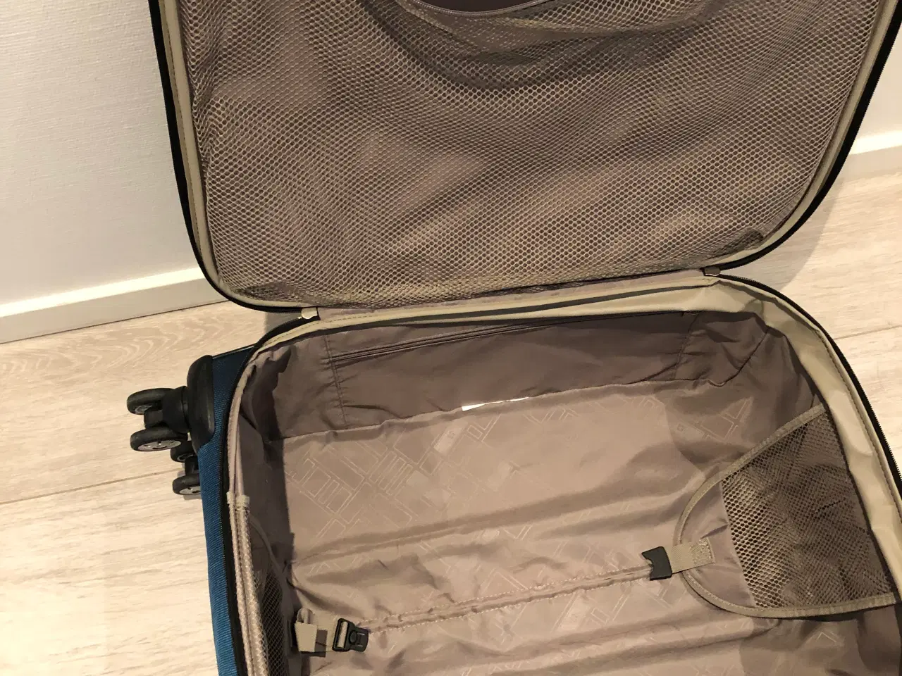 Billede 7 - Kuffert som ny 