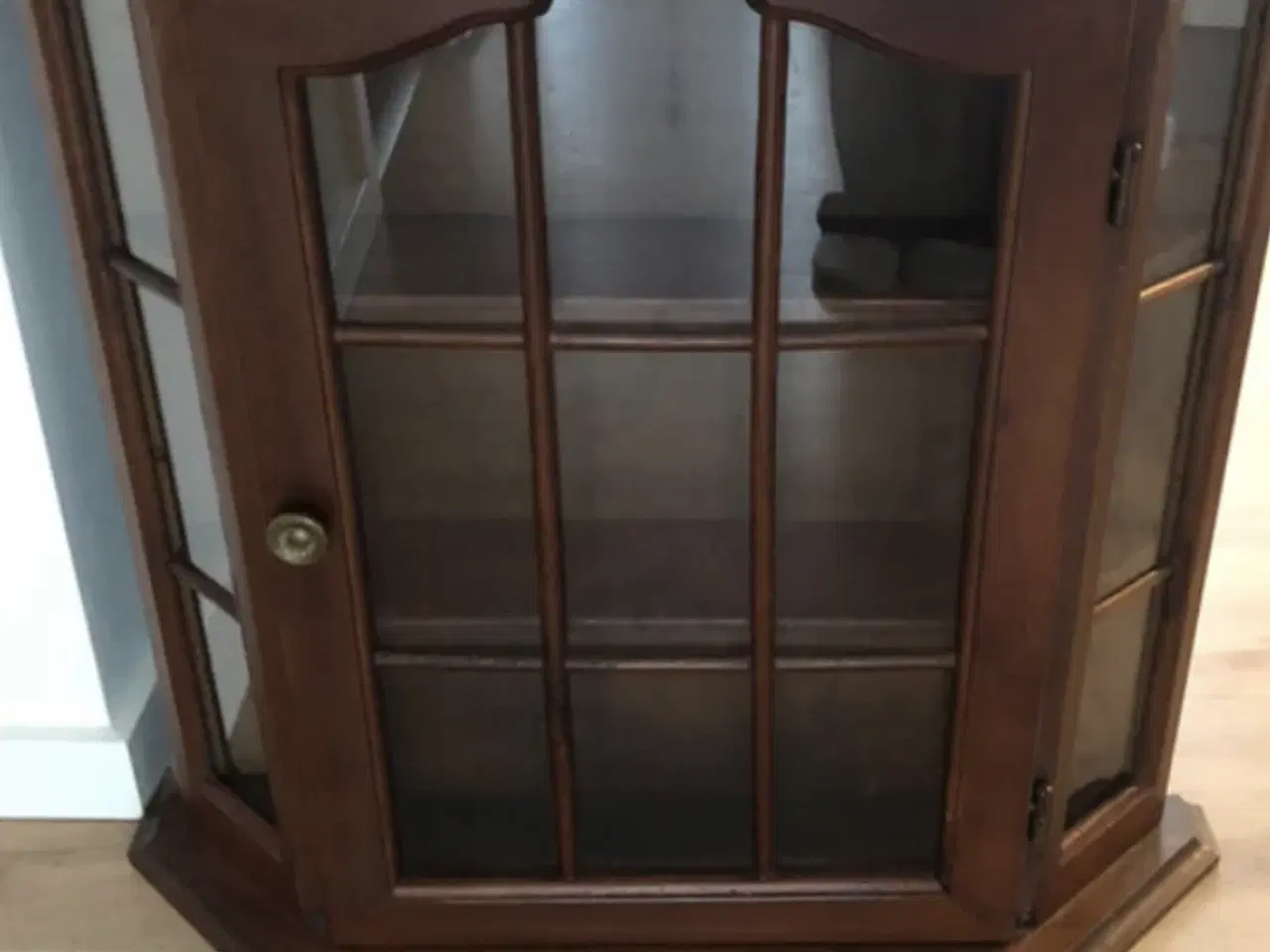 Billede 7 - Gammelt skab .Middelfart 