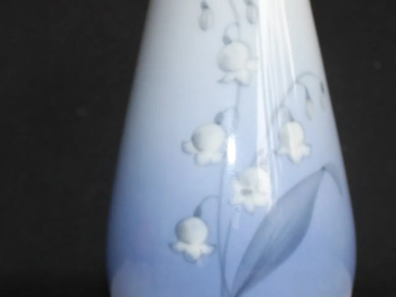 Billede 1 - Vase med liljekonval fra Bing og Grøndahl