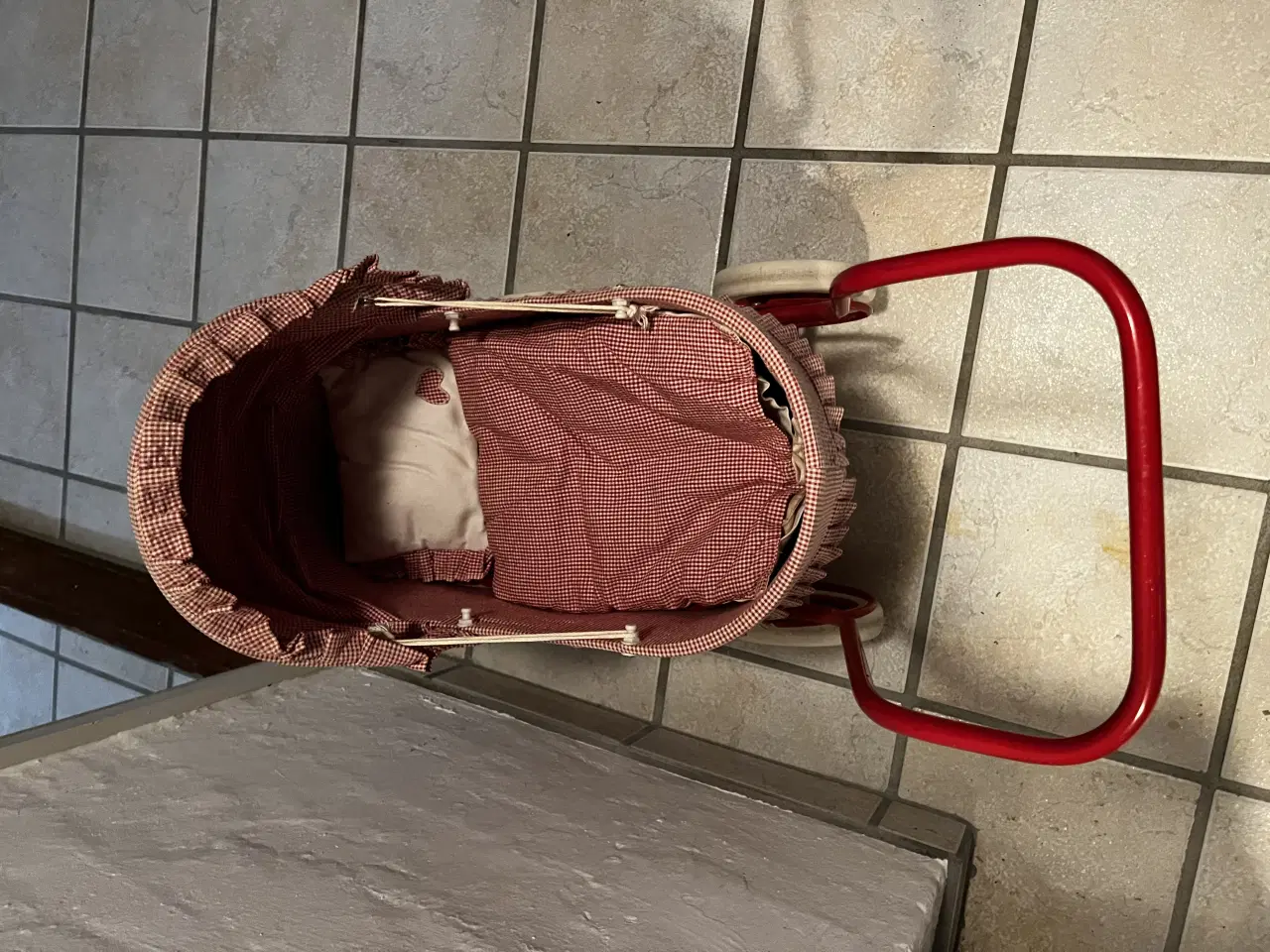 Billede 2 - Dukkevogn til helt små børn