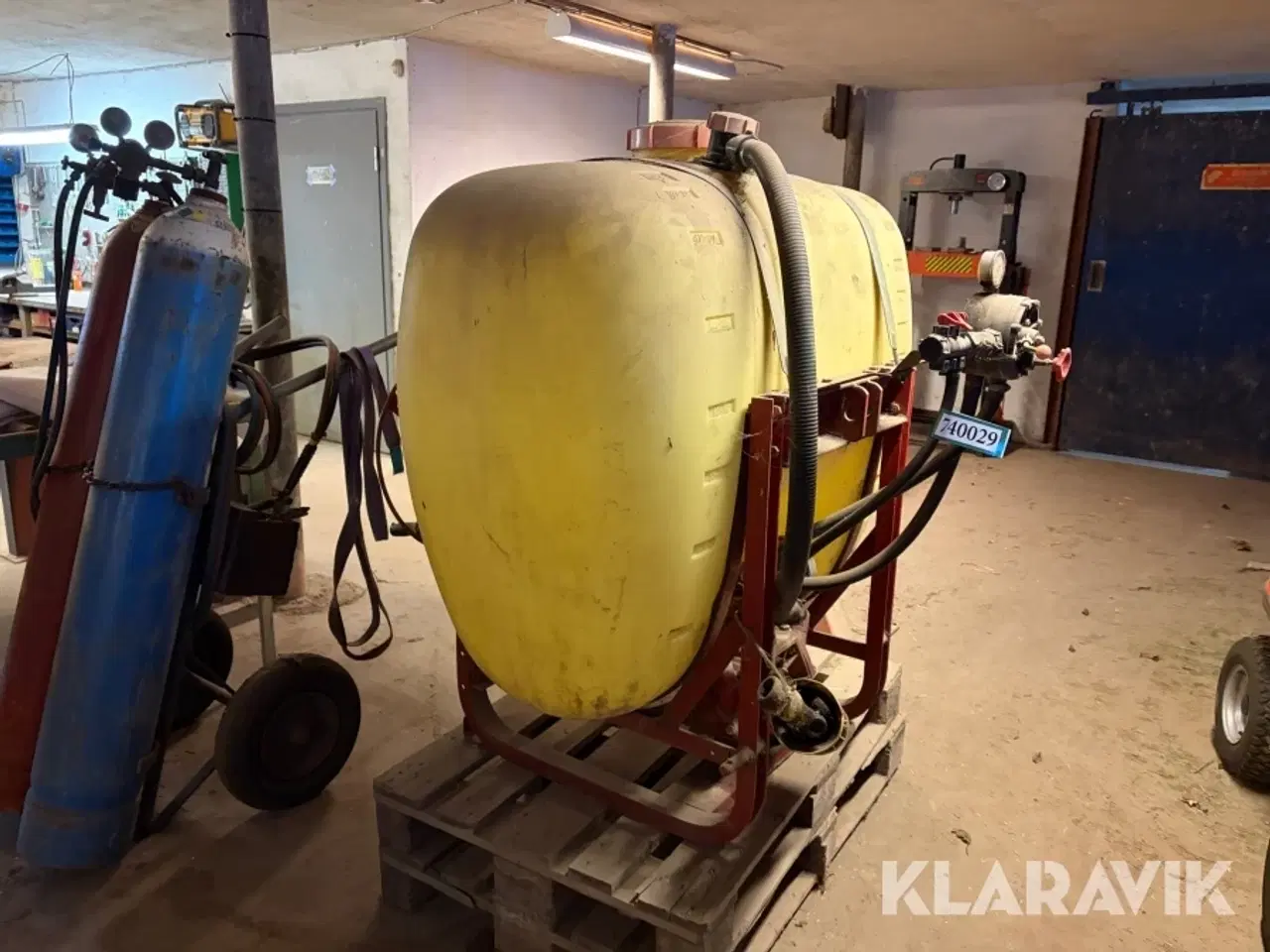 Billede 1 - Gårdspladssprøjte Hardi 1301 600 liter