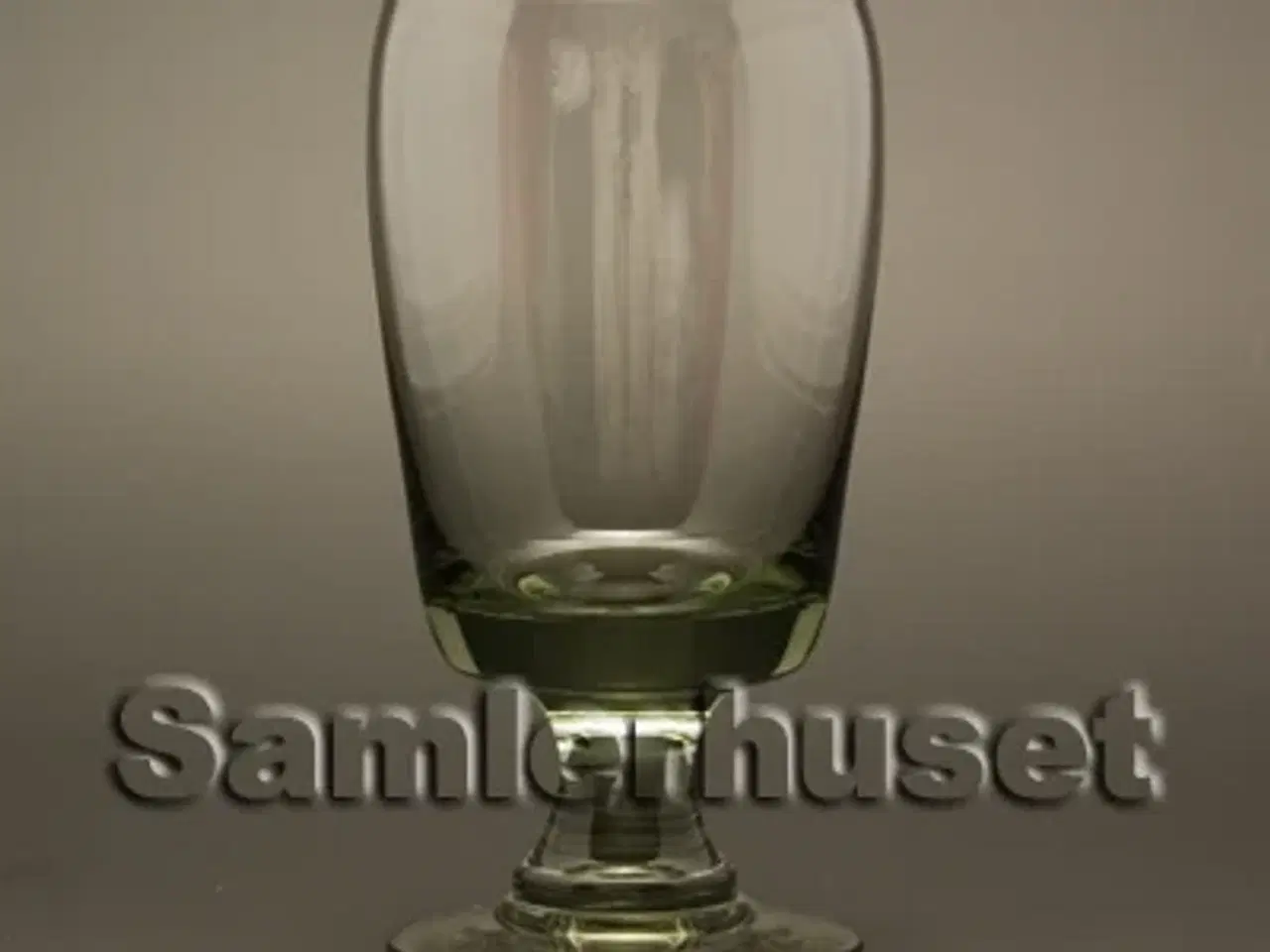 Billede 1 - Almue, røg Snapseglas. H:75 mm.