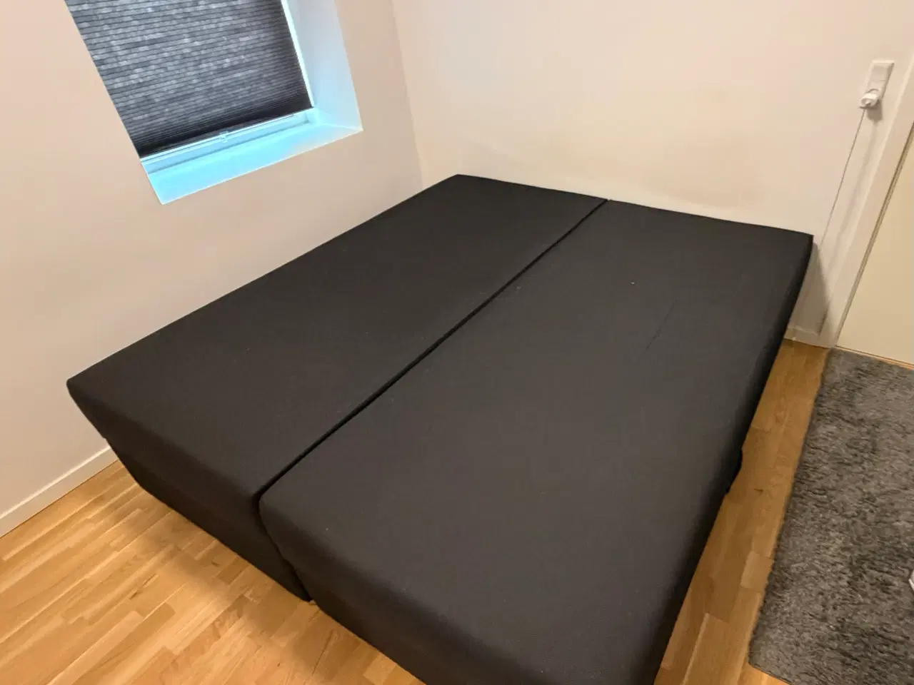 Billede 2 - 2 delt boksseng med stor plads til opbevaring 